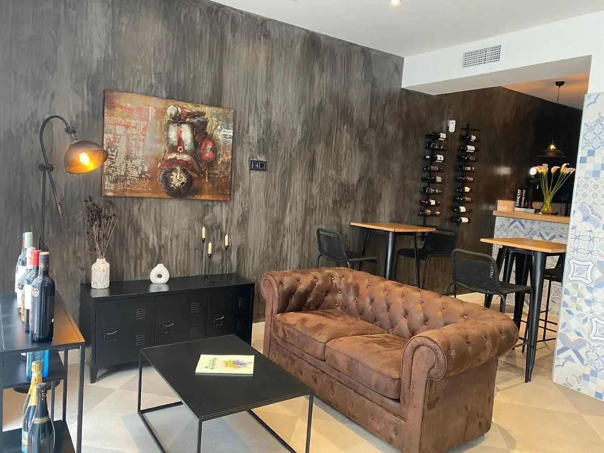 The Old Town Boutique Hotel - Adults Only エステポナ